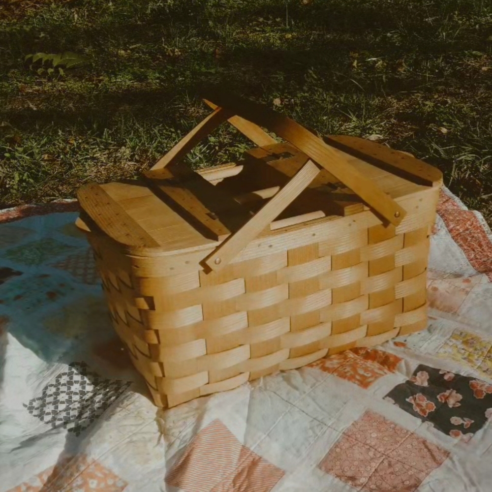 Vintage BASKETVILLE Wood Picnic Basket - Center Double Wine Bottle Holder